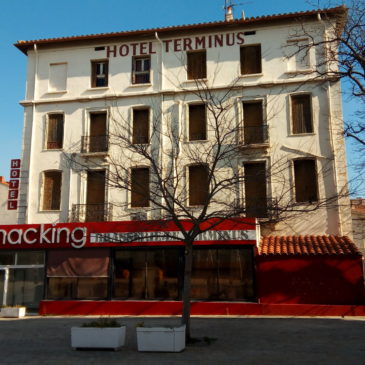 Démontage démolition évacuation Véranda d’un Hôtel Centre Ville de Perpignan 66000 le Dimanche